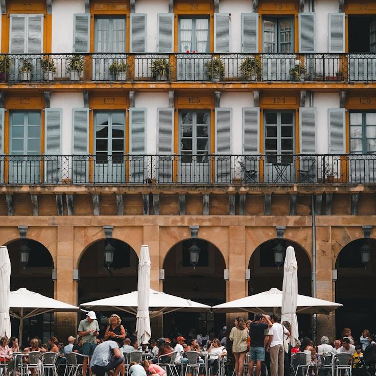 Outdoor terrace seating suitable for families in Berlin